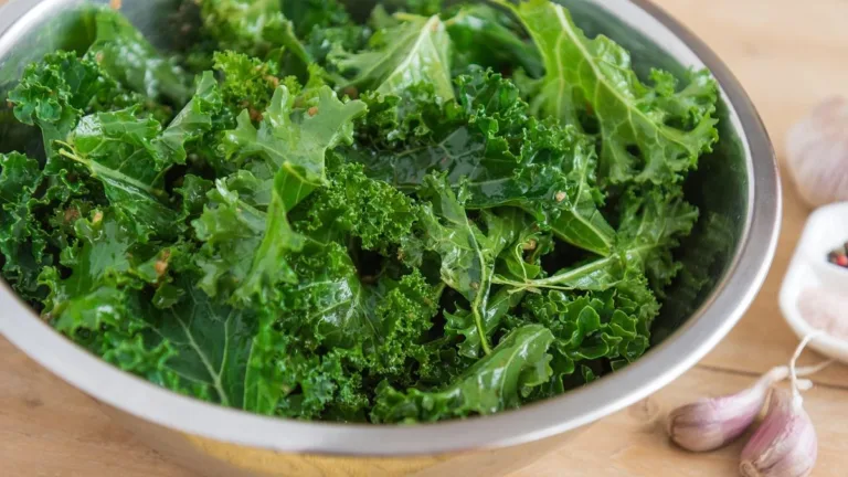 Natural Ways to Manage Candida: Diet, Habits and When to Get Help